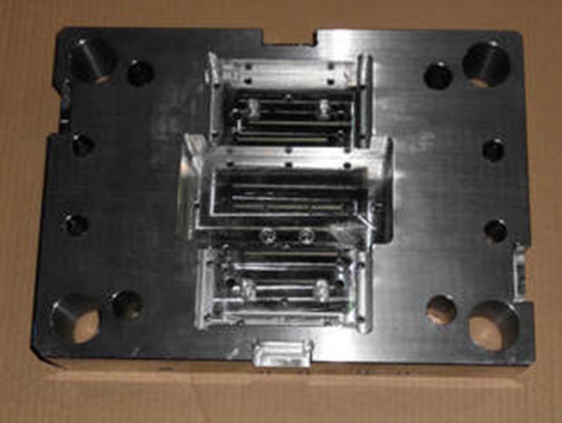 三亚精密塑料模-06